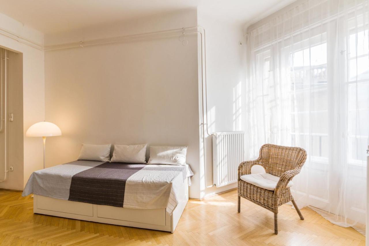 Klauzal Apartment W/3 Bedrooms, French Balcony Budapest Luaran gambar