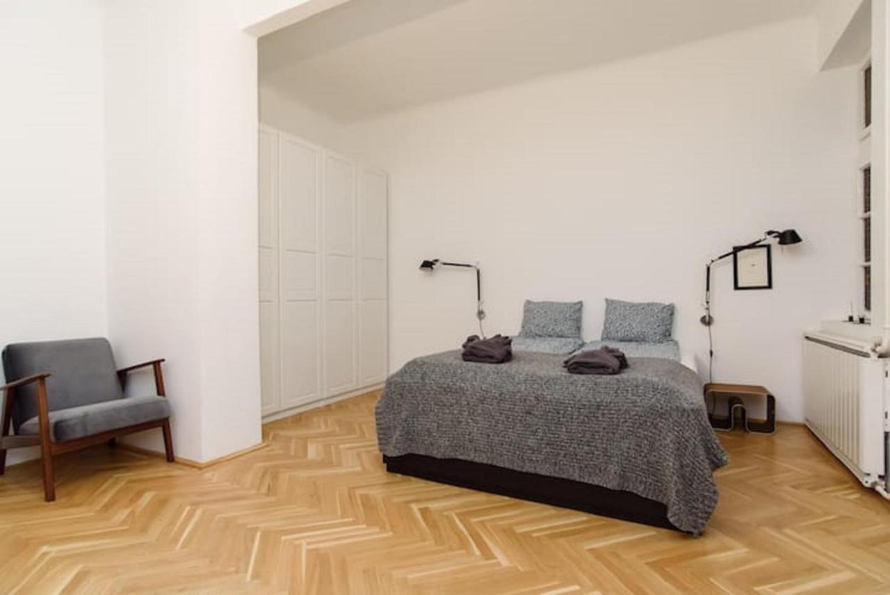 Klauzal Apartment W/3 Bedrooms, French Balcony Budapest Luaran gambar