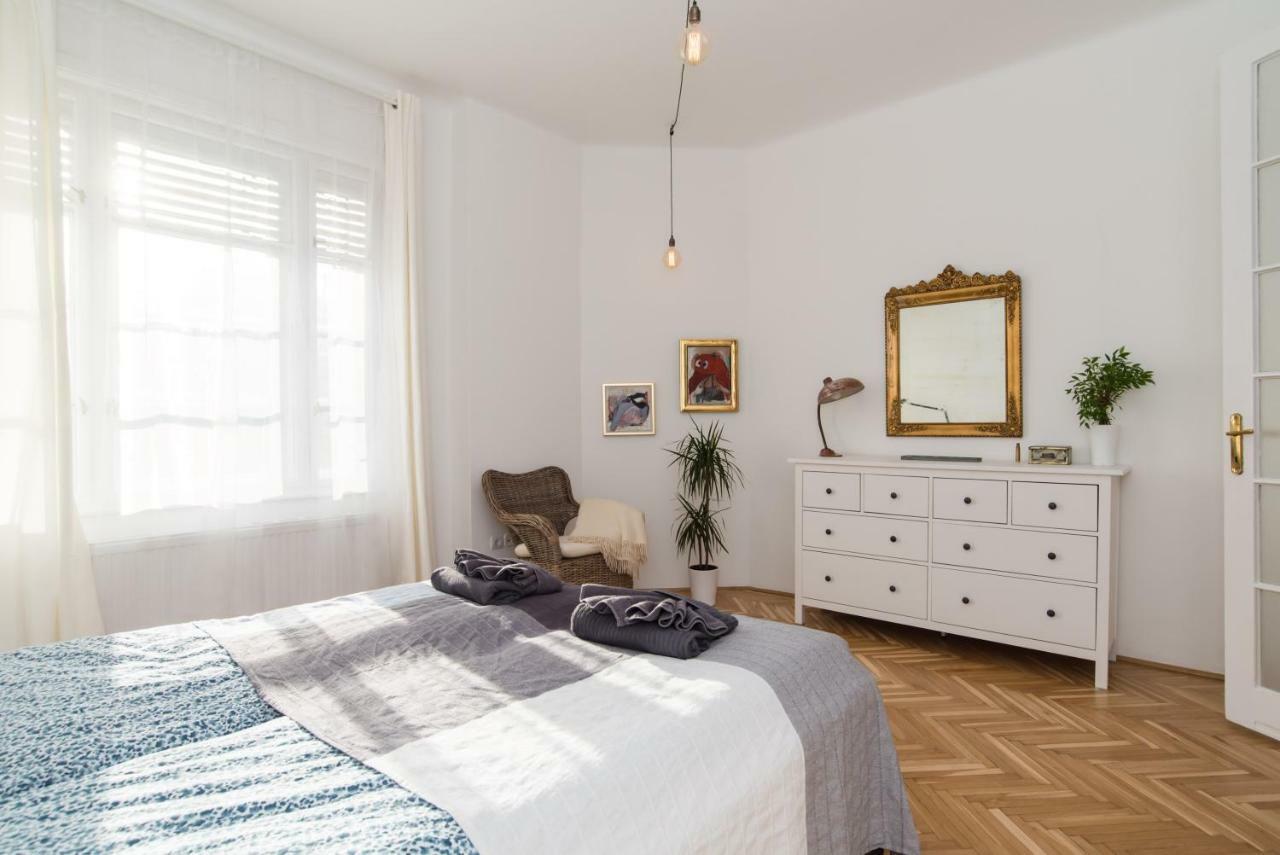Klauzal Apartment W/3 Bedrooms, French Balcony Budapest Luaran gambar